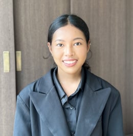 Nikki is a language advisor at Modulo